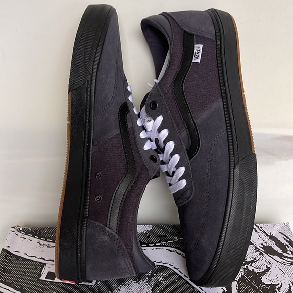 Vans Men’s Gilbert Crockett Dark Navy
VN0ASIFDNV
Sneakers - Picture 6 of 16